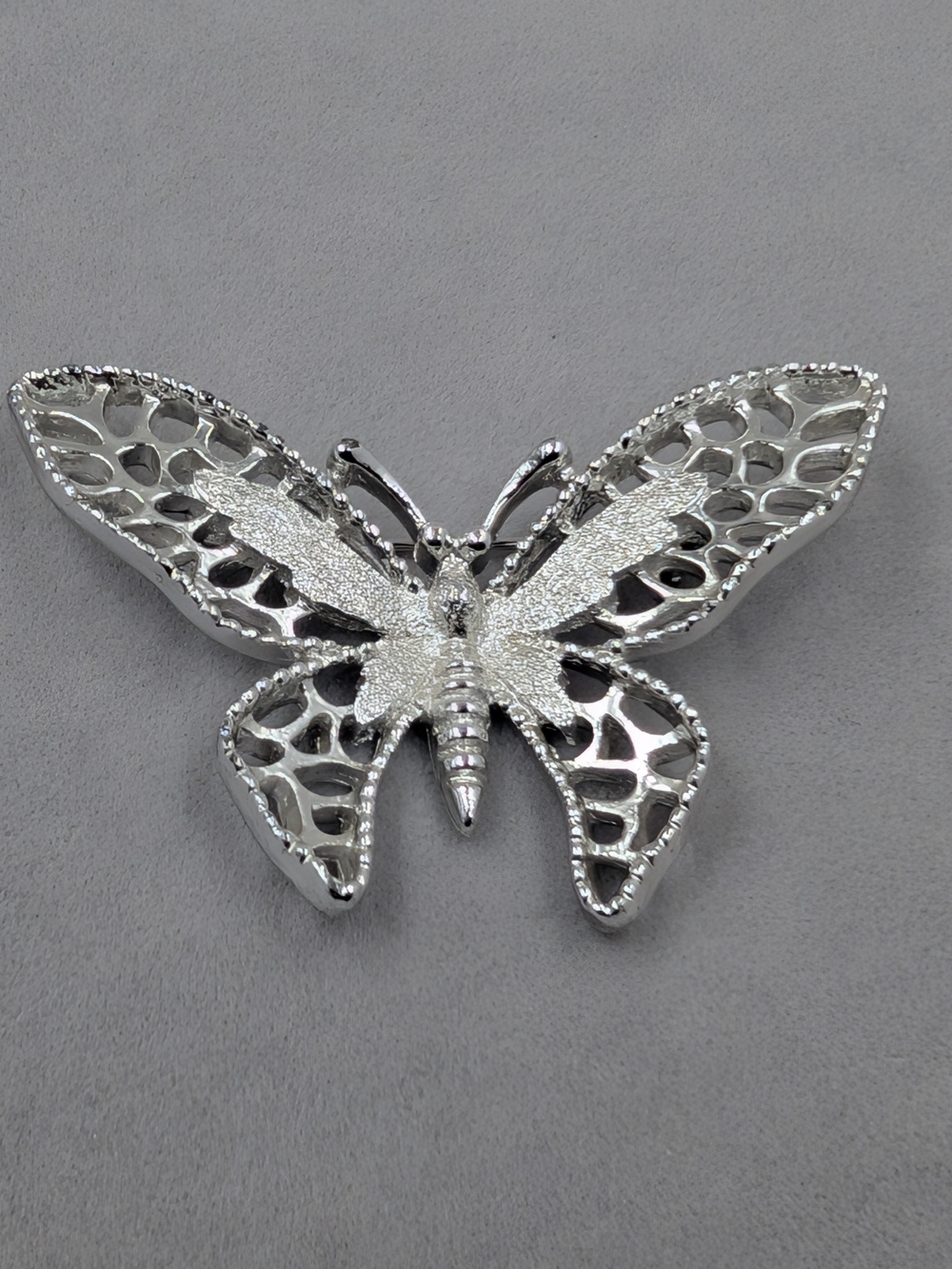 Sarah Coventry Madame Butterfly Brooch Silver Tone 1971 EUC 0335